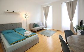 Downtown Bliss Modern Retreat With Free Parking And Fast Internet 600 Mbits